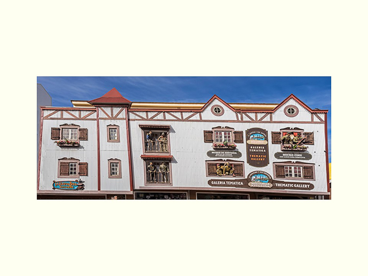 All Images By Ron MacDonnell Roberts.  © 2023.  All Rights Reserved.