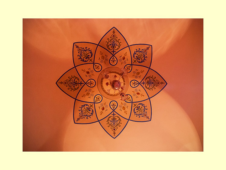 Image By Ron MacDonnell Roberts.  © 2014.  All Rights Reserved.